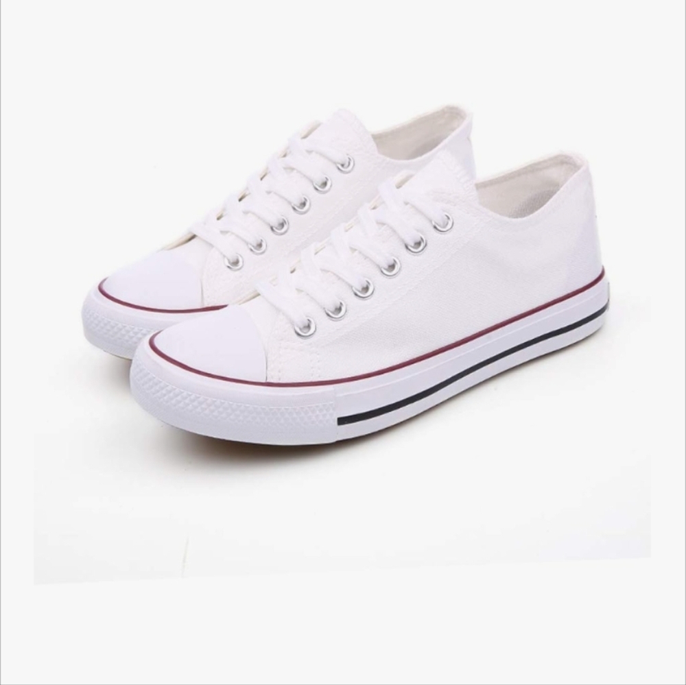 Classic White Canvas Sneakers Women's Size 8 New Without Tags  Casual Style
